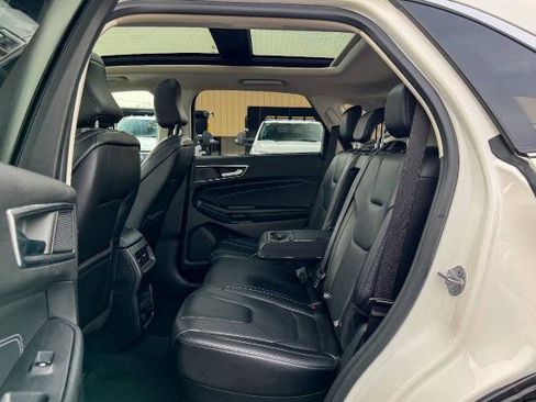 Certified 2022 Ford Edge Titanium image 16