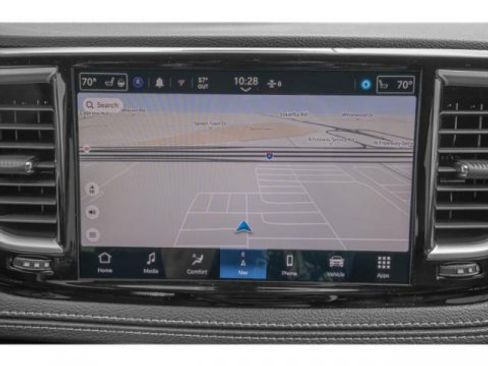 Used 2024 Chrysler Pacifica Select image 19