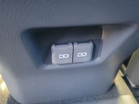 New 2025 Toyota RAV4 SE image 12