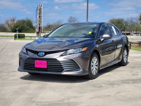 Used 2024 Toyota Camry LE image 5