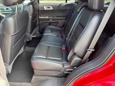 Used 2012 Ford Explorer XLT AWD/4WD image 12