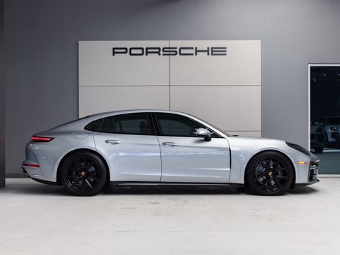 Certified 2025 Porsche Panamera 4 E-Hybrid AWD/4WD image 8