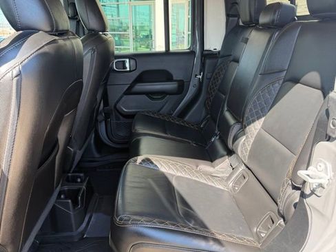 Used 2022 Jeep Gladiator Overland image 11