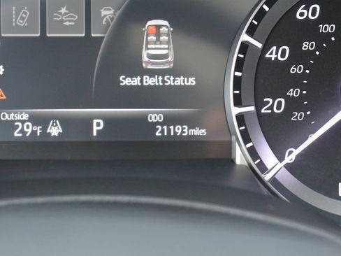 Used 2023 Toyota Highlander XLE AWD/4WD image 14
