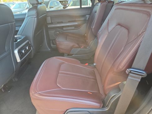Used 2024 Ford Expedition XLT image 6