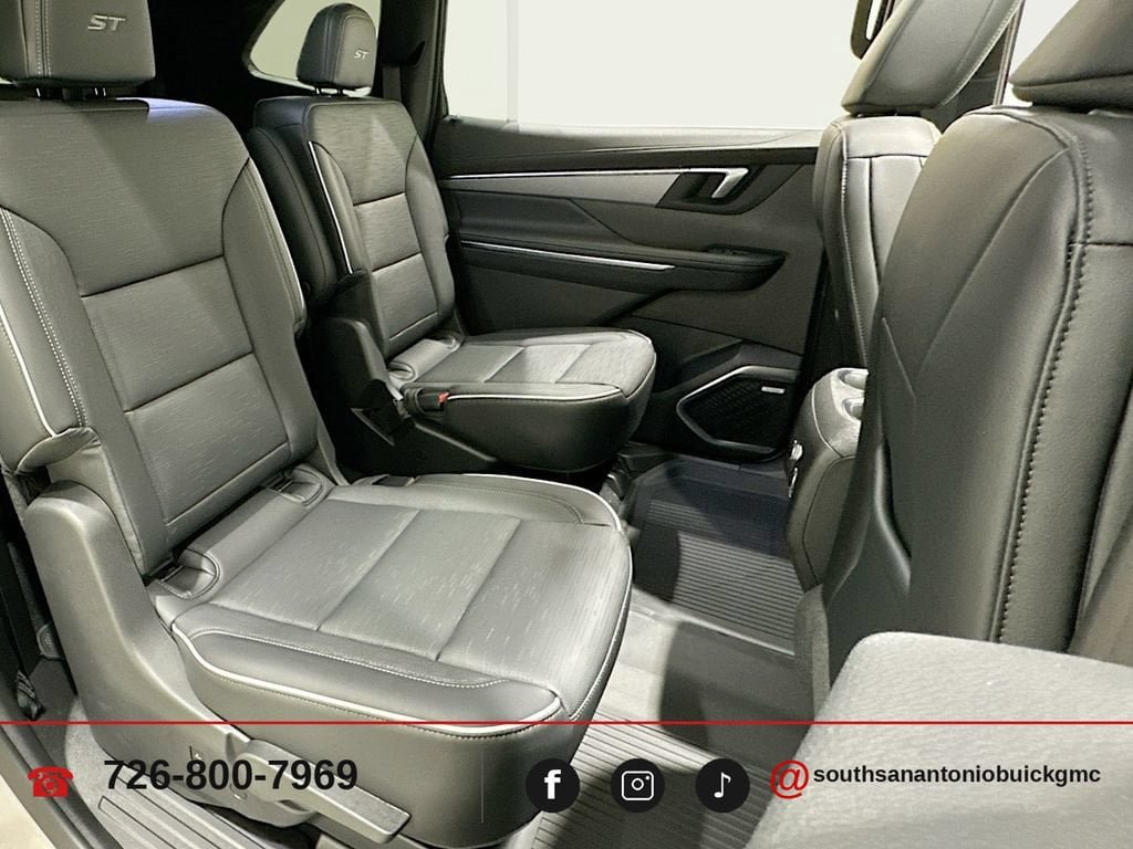 New 2026 Buick Enclave Sport Touring w/ Power Package FWD image 33