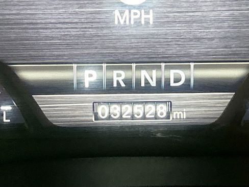 Used 2022 RAM 1500 4x4 Crew Cab image 12