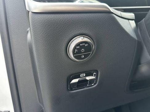 Certified 2026 Mercedes-Benz GLC 300 image 34