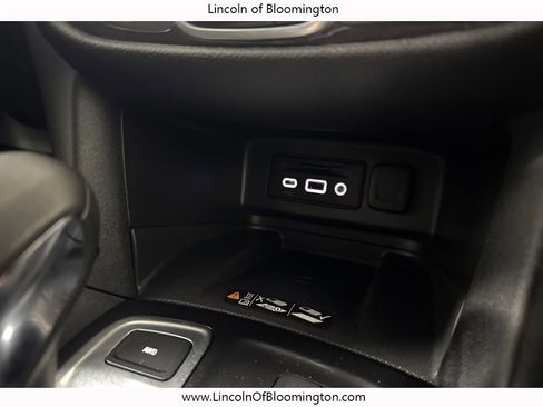 Used 2022 Chevrolet Equinox Premier image 47