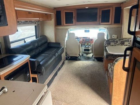 Used 2011 Ford E-450 and Econoline 450 Super Duty w/ Motorhome Prep Pkg RWD image 5