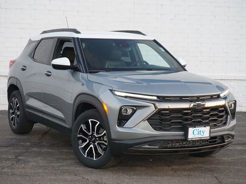 New 2025 Chevrolet TrailBlazer ACTIV w/ Driver Confidence Package image 2