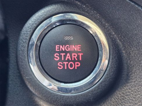 Used 2022 Subaru Ascent Limited w/ Technology Package image 19