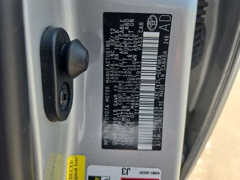 Used 2013 Toyota Corolla LE FWD image 30