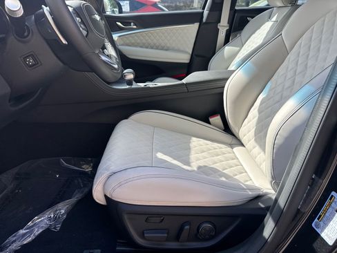 Used 2025 Genesis G70 3.3T Advanced w/ Sport Prestige Package AWD/4WD image 9