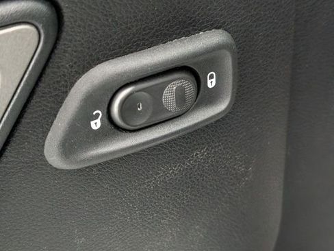 Used 2015 Jeep Wrangler Sport image 11