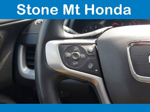 Used 2024 GMC Terrain SLT image 25