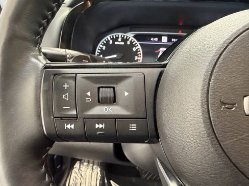 Used 2025 Nissan Pathfinder SL w/ SL Premium Package AWD/4WD image 16