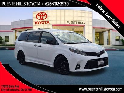 Certified 2020 Toyota Sienna SE w/ Nightshade Edition