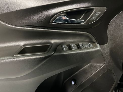 Used 2024 Chevrolet Equinox LT image 14