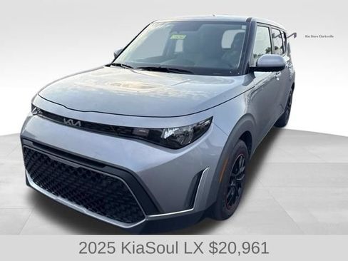 Used 2025 Kia Soul LX FWD image 4