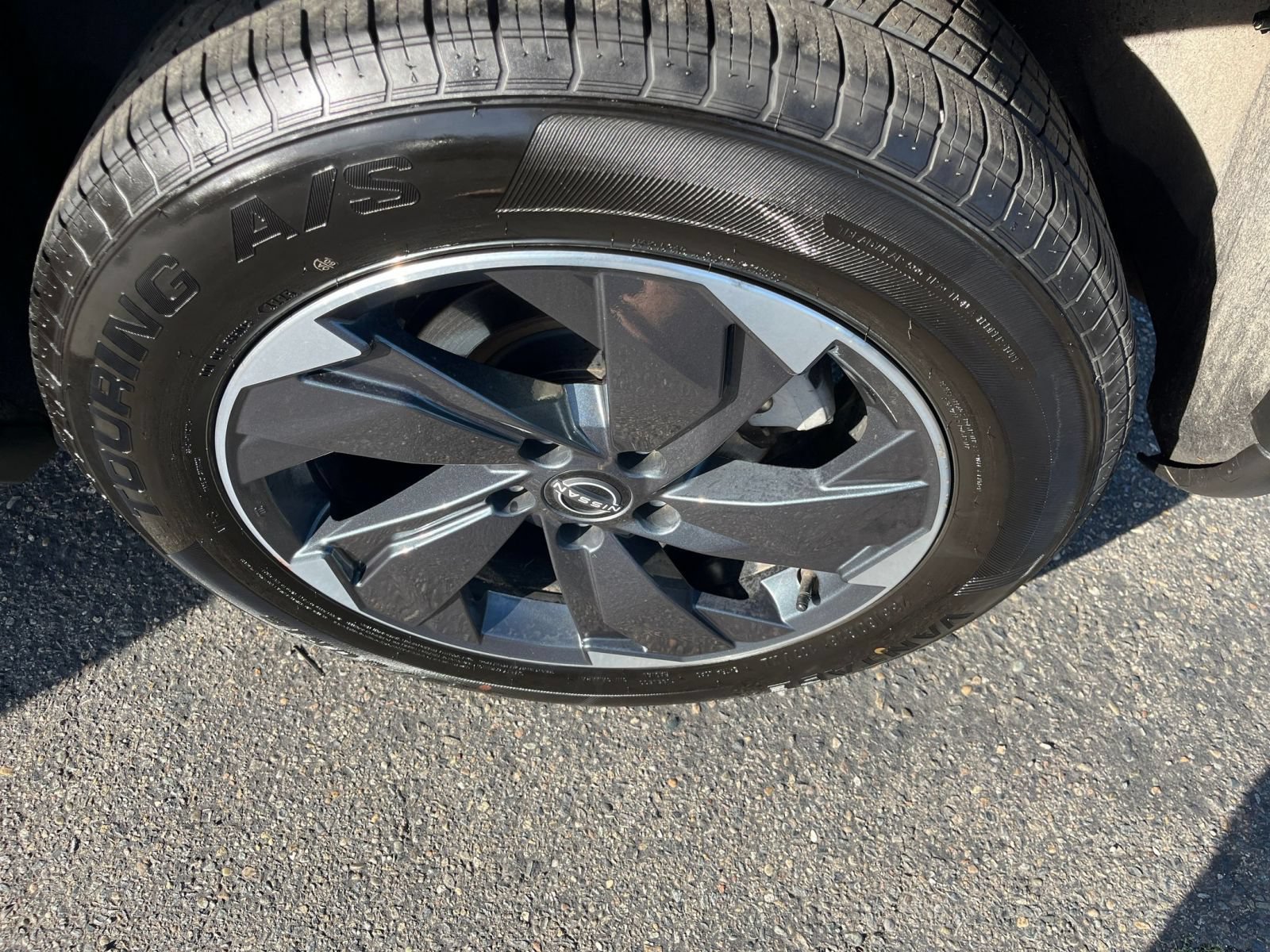 Used 2025 Nissan Rogue SV AWD/4WD image 31