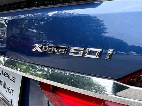Used 2019 BMW X7 xDrive50i w/ M Sport Package AWD/4WD image 10