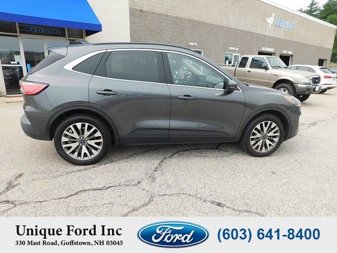 Used 2020 Ford Escape Titanium AWD/4WD image 9