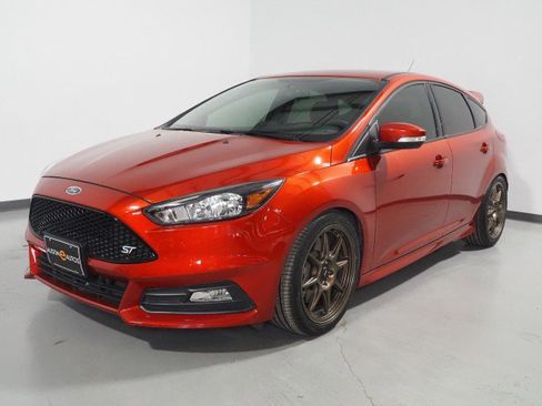Used 2018 Ford Focus ST image 9