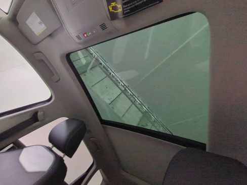 New 2025 Volkswagen Taos SEL image 19