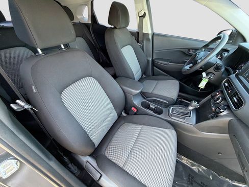 Used 2021 Hyundai Kona SE image 14