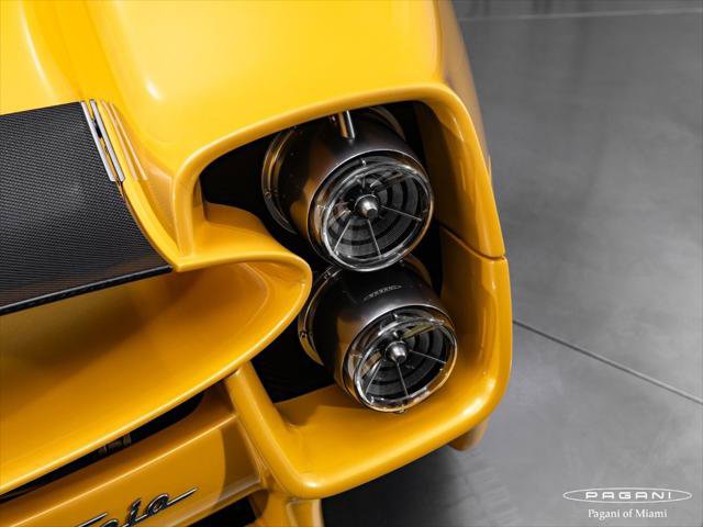 Used 2024 Pagani Utopia RWD image 34