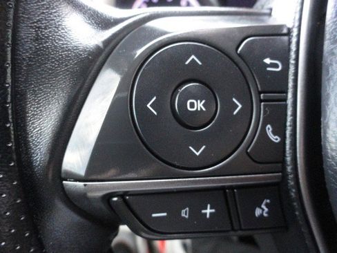 Used 2021 Toyota Camry SE FWD image 16