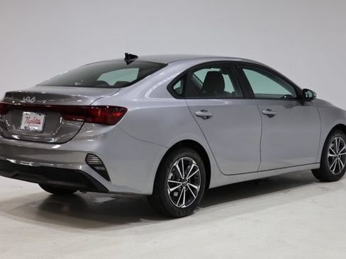 Used 2024 Kia Forte LXS FWD image 8