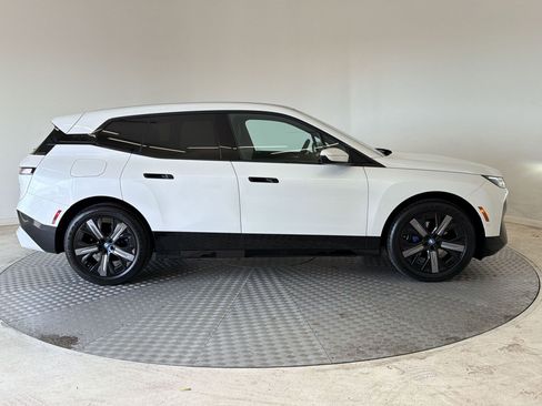 Used 2025 BMW iX xDrive50 w/ Premium Package AWD/4WD image 8