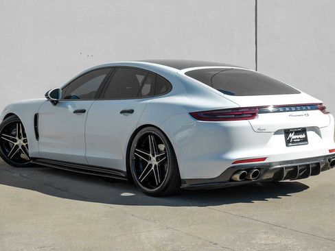 Used 2018 Porsche Panamera 4S image 11
