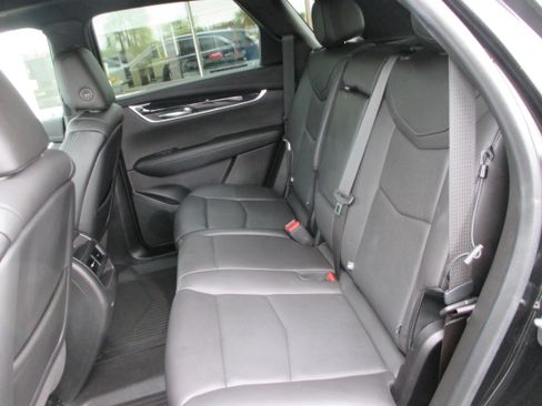 Used 2020 Cadillac XT5 Premium Luxury FWD image 9