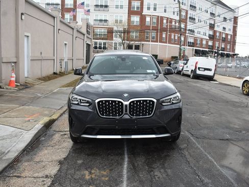 Used 2024 BMW X4 xDrive30i image 3
