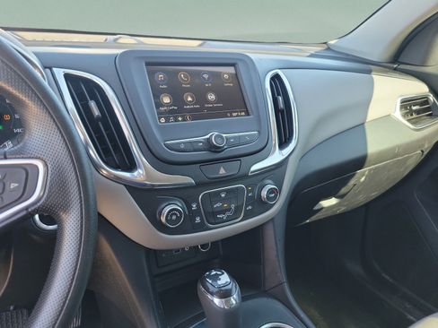 Used 2019 Chevrolet Equinox LS FWD image 23