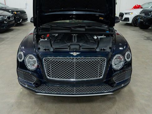 Used 2020 Bentley Bentayga V8 image 62