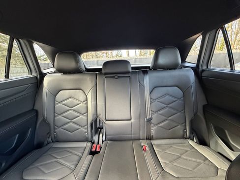 Used 2025 Volkswagen Atlas Cross Sport SE image 39