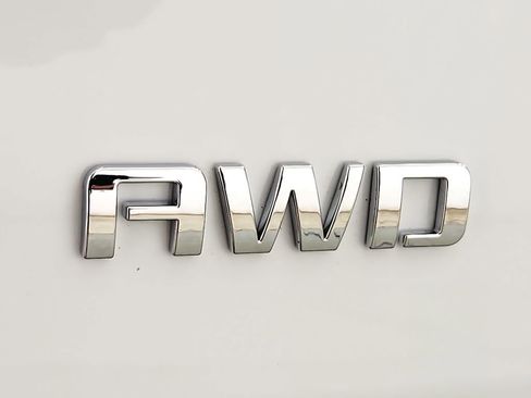 Used 2018 Chevrolet Traverse LT w/ LPO, 'HIT The Road' Package AWD/4WD image 36
