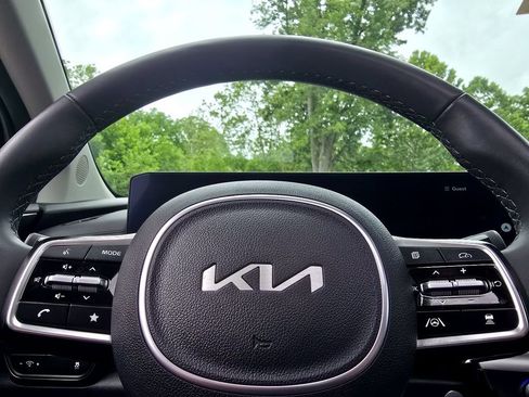 Used 2025 Kia Carnival SX Prestige FWD image 28