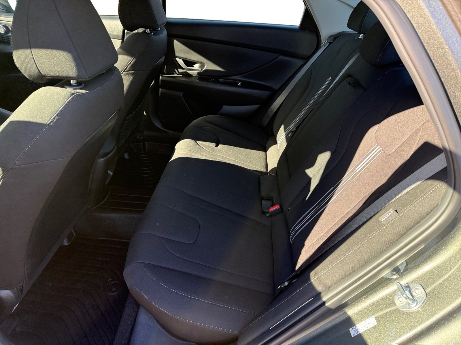 Used 2024 Hyundai Elantra SEL w/ Convenience Package FWD image 16