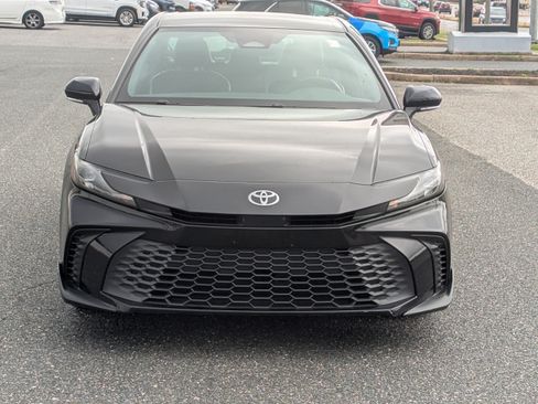 Used 2025 Toyota Camry SE FWD image 2