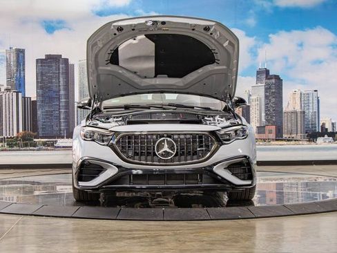 Certified 2026 Mercedes-Benz E 53 AMG e 4MATIC Sedan image 4