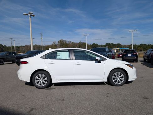 New 2026 Toyota Corolla LE image 6