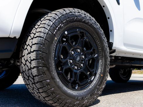 New 2026 Ford Ranger XLT w/ Black Appearance Package RWD image 32