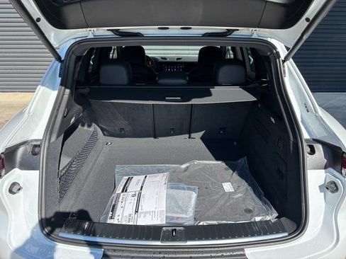 Certified 2026 Porsche Cayenne AWD/4WD image 25