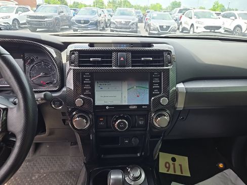 Used 2024 Toyota 4Runner SR5 Premium w/ Moonroof Package AWD/4WD image 8
