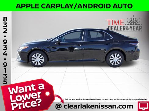 Used 2022 Toyota Camry LE image 4